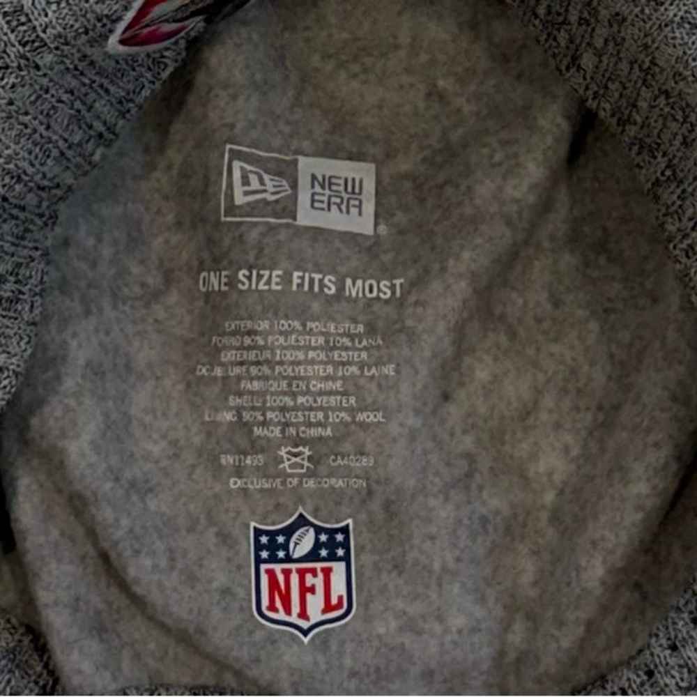 Dallas Cowboys New Era NFL Crucial Catch Tie-Dye Knit Beanie - Picture 4 of 4